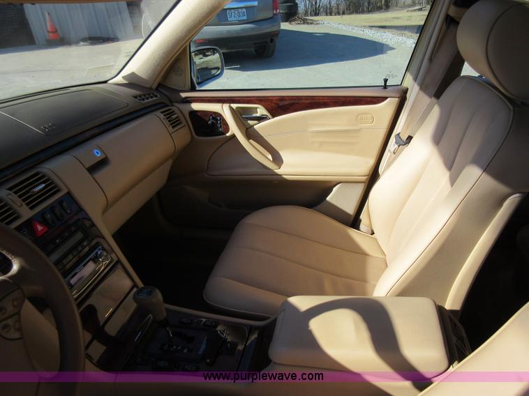 image for item AW9115 2000 Mercedes Benz E-Class E320 Wagon