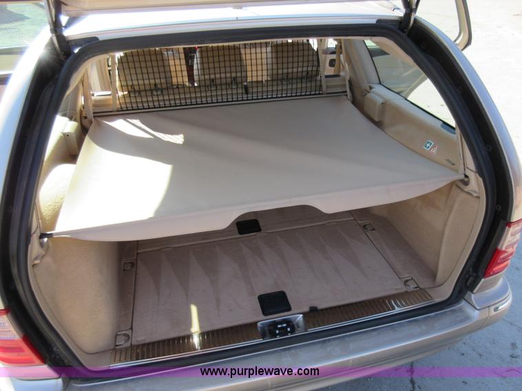 image for item AW9115 2000 Mercedes Benz E-Class E320 Wagon