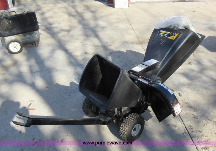 image for item AW9123 Yard Machines chipper shredder