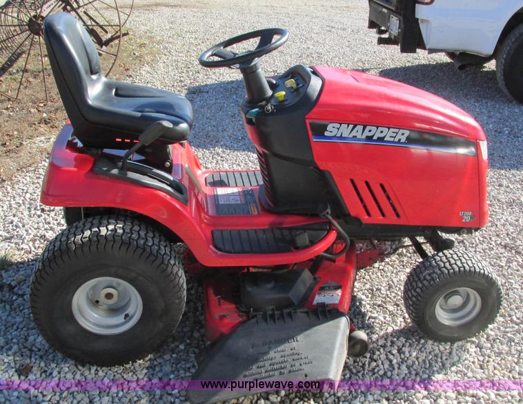 image for item AY9993 Snapper LT200 lawn mower