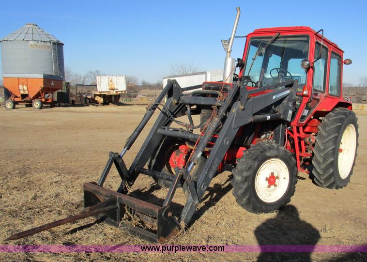 image for item D2246 Belarus 825 MFWD tractor