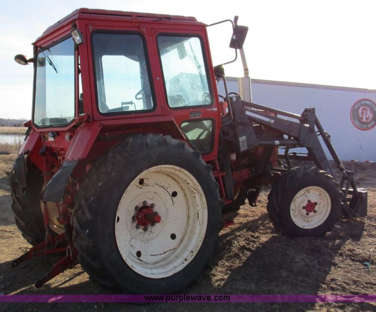 image for item D2246 Belarus 825 MFWD tractor