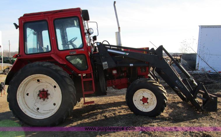 image for item D2246 Belarus 825 MFWD tractor