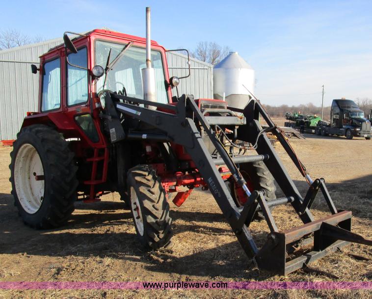 image for item D2246 Belarus 825 MFWD tractor