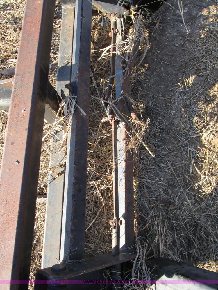 image for item D2246 Belarus 825 MFWD tractor