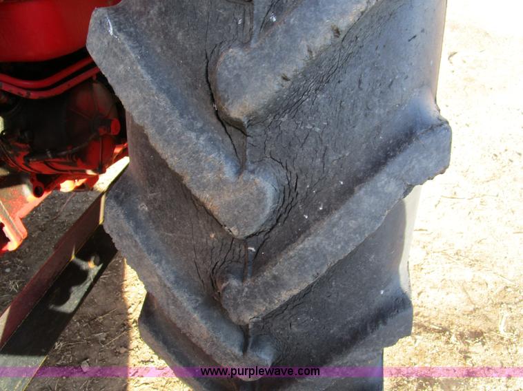 image for item D2246 Belarus 825 MFWD tractor