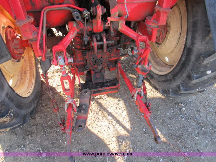 image for item D2246 Belarus 825 MFWD tractor