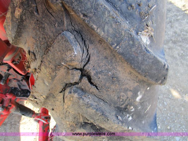 image for item D2246 Belarus 825 MFWD tractor