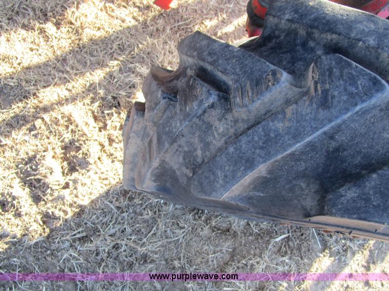 image for item D2246 Belarus 825 MFWD tractor