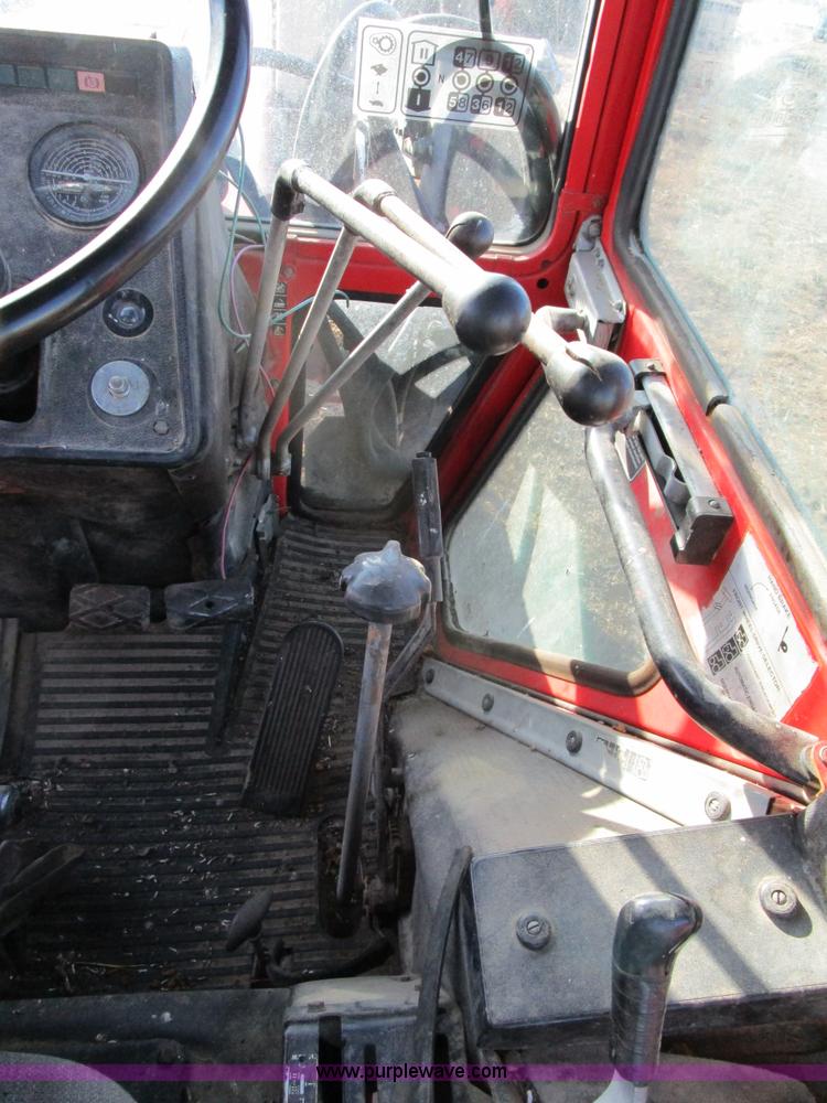 image for item D2246 Belarus 825 MFWD tractor