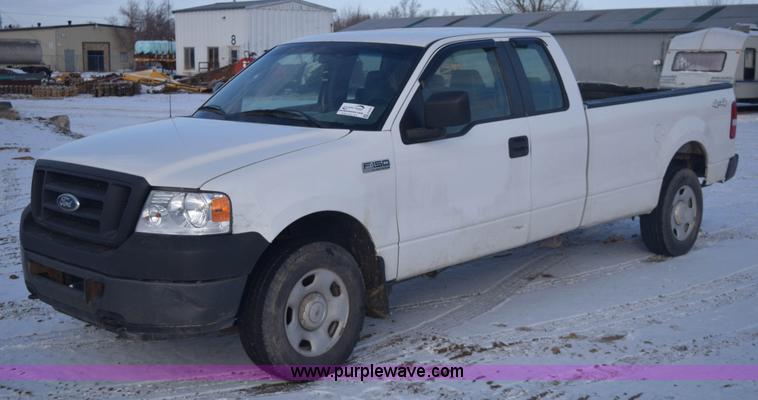 image for item E6075 2007 Ford F150 SuperCab pickup truck