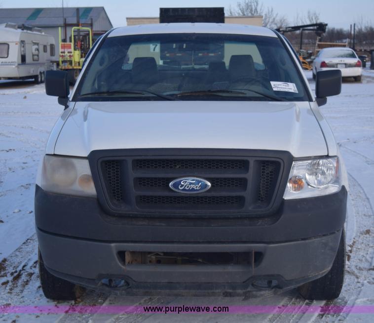 image for item E6075 2007 Ford F150 SuperCab pickup truck