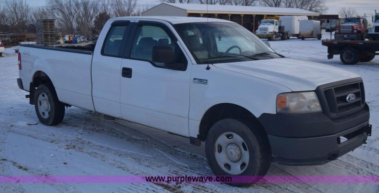 image for item E6075 2007 Ford F150 SuperCab pickup truck