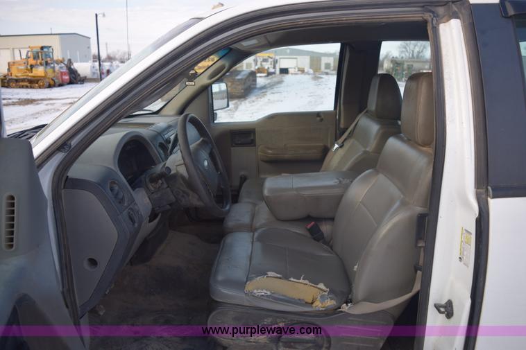 image for item E6075 2007 Ford F150 SuperCab pickup truck