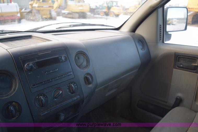 image for item E6075 2007 Ford F150 SuperCab pickup truck