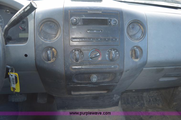 image for item E6075 2007 Ford F150 SuperCab pickup truck