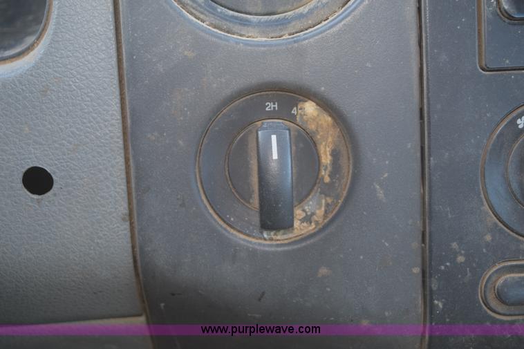 image for item E6075 2007 Ford F150 SuperCab pickup truck