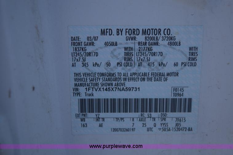 image for item E6075 2007 Ford F150 SuperCab pickup truck