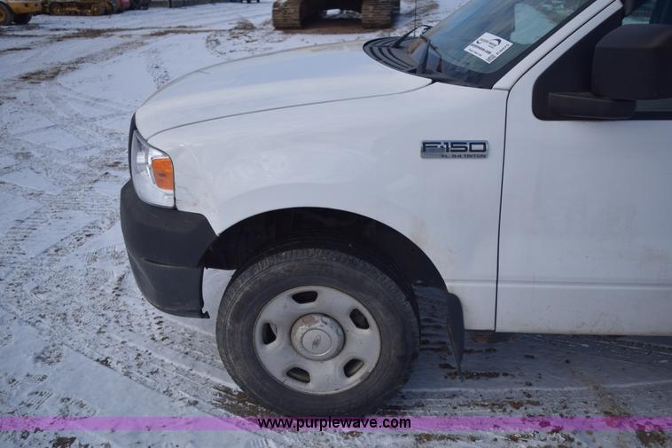 image for item E6075 2007 Ford F150 SuperCab pickup truck