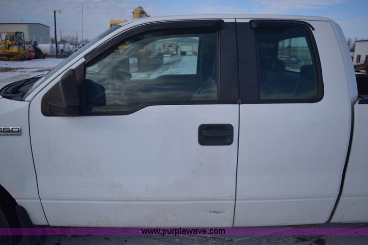 image for item E6075 2007 Ford F150 SuperCab pickup truck