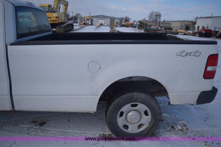 image for item E6075 2007 Ford F150 SuperCab pickup truck