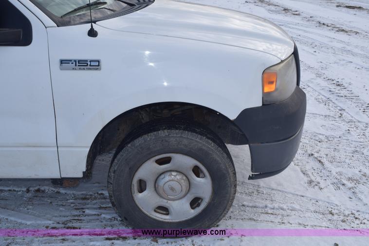 image for item E6075 2007 Ford F150 SuperCab pickup truck