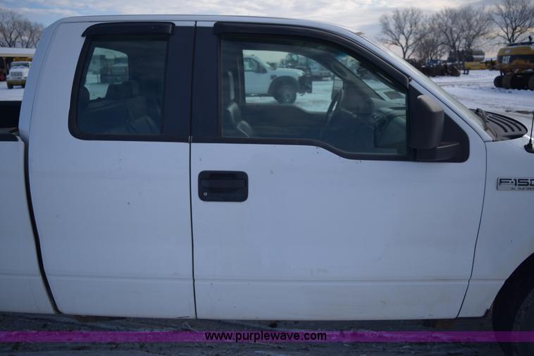 image for item E6075 2007 Ford F150 SuperCab pickup truck