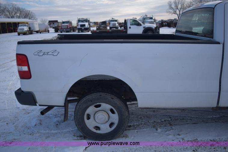 image for item E6075 2007 Ford F150 SuperCab pickup truck