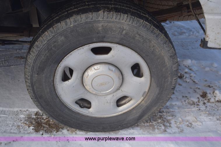 image for item E6075 2007 Ford F150 SuperCab pickup truck