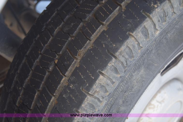 image for item E6075 2007 Ford F150 SuperCab pickup truck