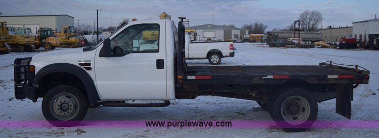 image for item E6076 2008 Ford F450 Super Duty flatbed truck