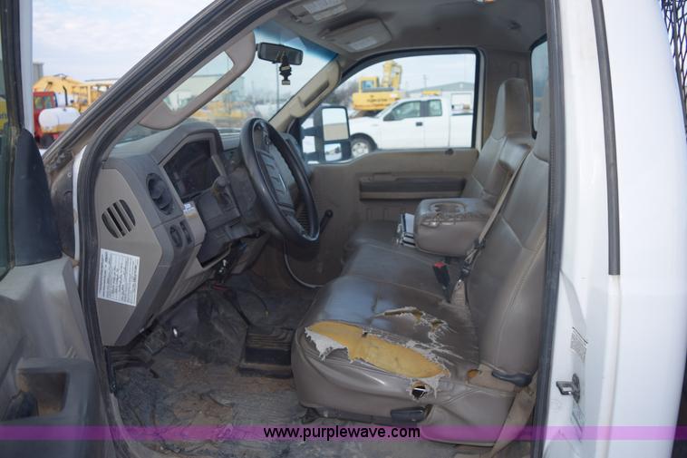 image for item E6076 2008 Ford F450 Super Duty flatbed truck