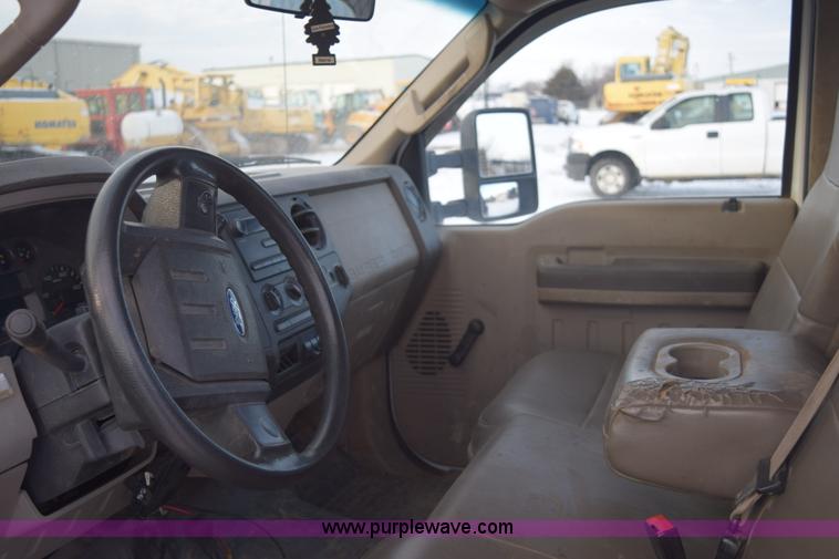 image for item E6076 2008 Ford F450 Super Duty flatbed truck