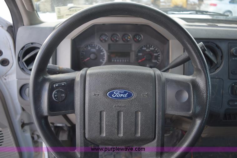 image for item E6076 2008 Ford F450 Super Duty flatbed truck