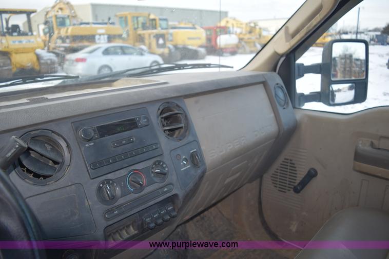 image for item E6076 2008 Ford F450 Super Duty flatbed truck