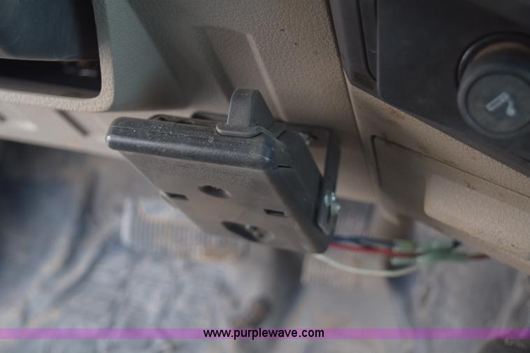 image for item E6076 2008 Ford F450 Super Duty flatbed truck