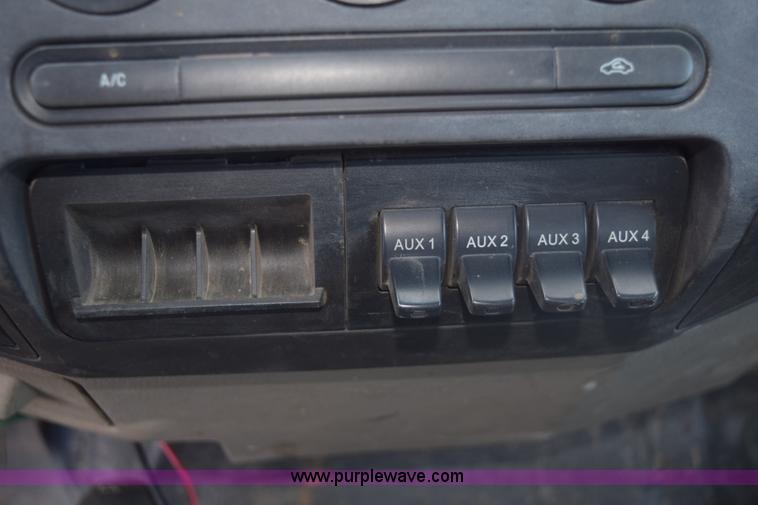 image for item E6076 2008 Ford F450 Super Duty flatbed truck