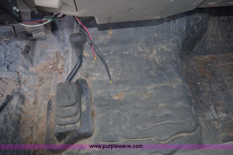 image for item E6076 2008 Ford F450 Super Duty flatbed truck