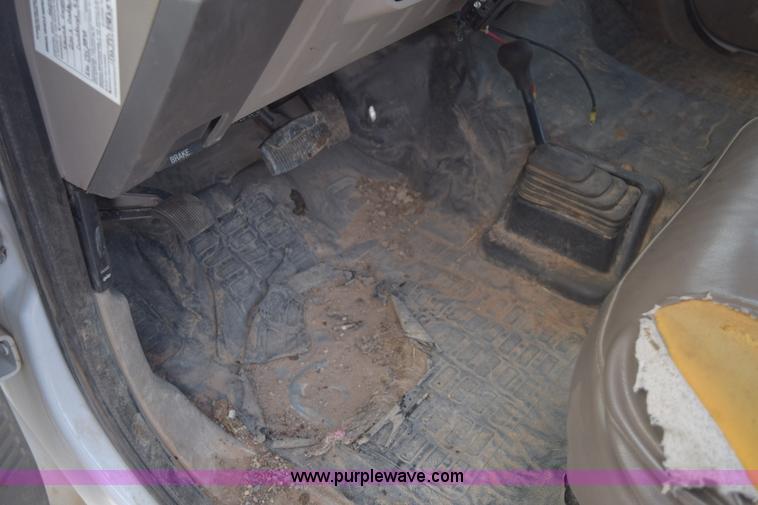 image for item E6076 2008 Ford F450 Super Duty flatbed truck