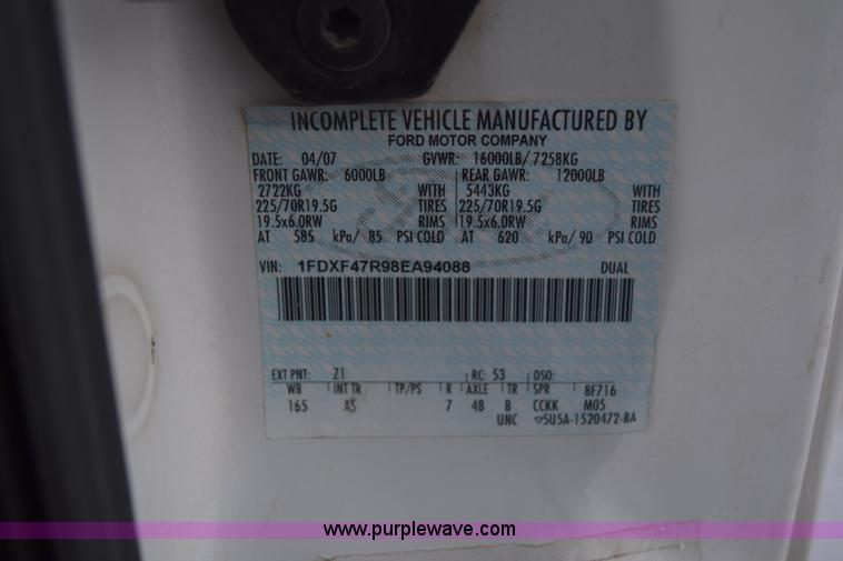 image for item E6076 2008 Ford F450 Super Duty flatbed truck