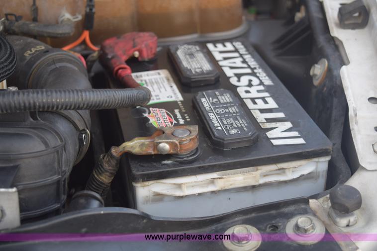 image for item E6076 2008 Ford F450 Super Duty flatbed truck