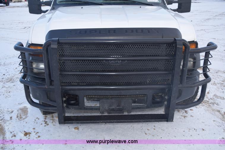 image for item E6076 2008 Ford F450 Super Duty flatbed truck