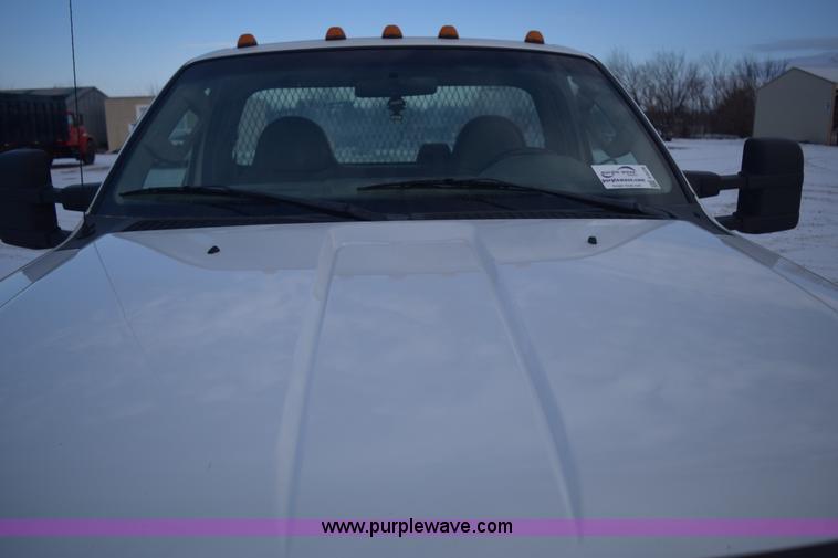 image for item E6076 2008 Ford F450 Super Duty flatbed truck