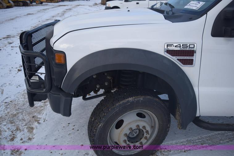 image for item E6076 2008 Ford F450 Super Duty flatbed truck