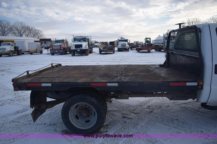 image for item E6076 2008 Ford F450 Super Duty flatbed truck
