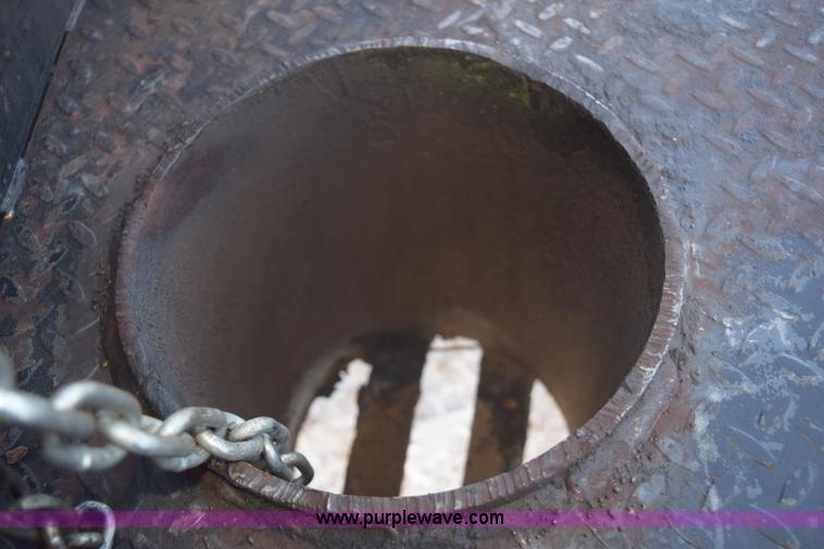 image for item E6076 2008 Ford F450 Super Duty flatbed truck