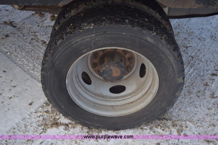 image for item E6076 2008 Ford F450 Super Duty flatbed truck