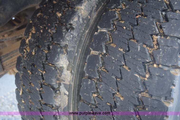 image for item E6076 2008 Ford F450 Super Duty flatbed truck