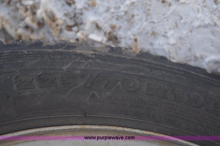 image for item E6076 2008 Ford F450 Super Duty flatbed truck