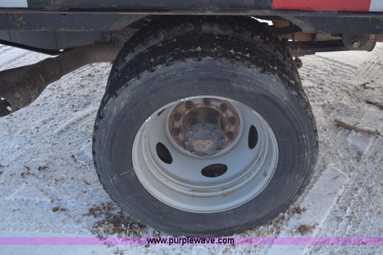 image for item E6076 2008 Ford F450 Super Duty flatbed truck